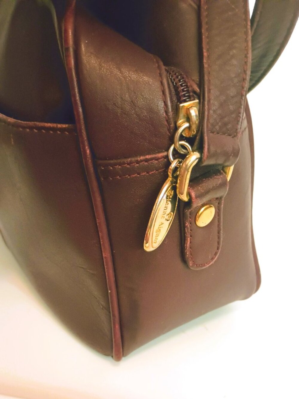 Vintage Aigner Leather Crossbody Bag Oxblood Adjustable Strap Purse Handbag - Picture 15 of 15
